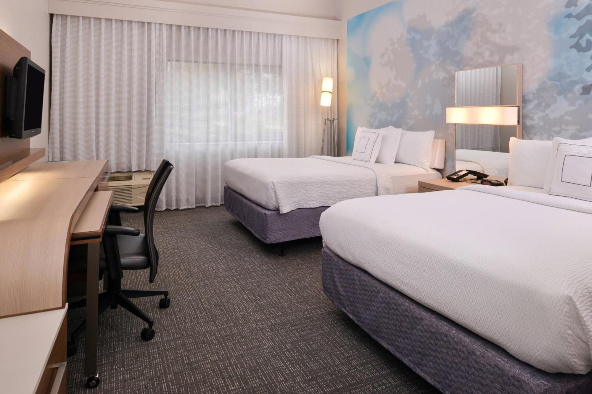 คอร์ตยาร์ด โบมอนต์ Hotel ภายนอก รูปภาพ