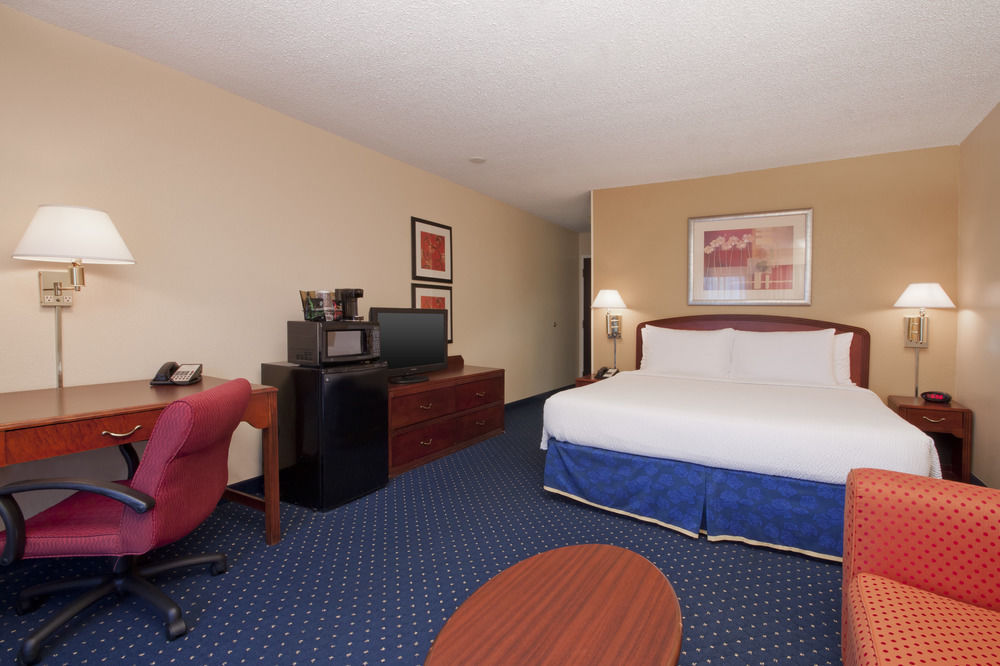 คอร์ตยาร์ด โบมอนต์ Hotel ภายนอก รูปภาพ