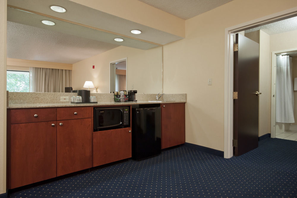 คอร์ตยาร์ด โบมอนต์ Hotel ภายนอก รูปภาพ