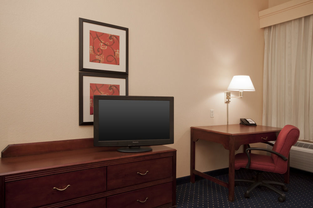 คอร์ตยาร์ด โบมอนต์ Hotel ภายนอก รูปภาพ
